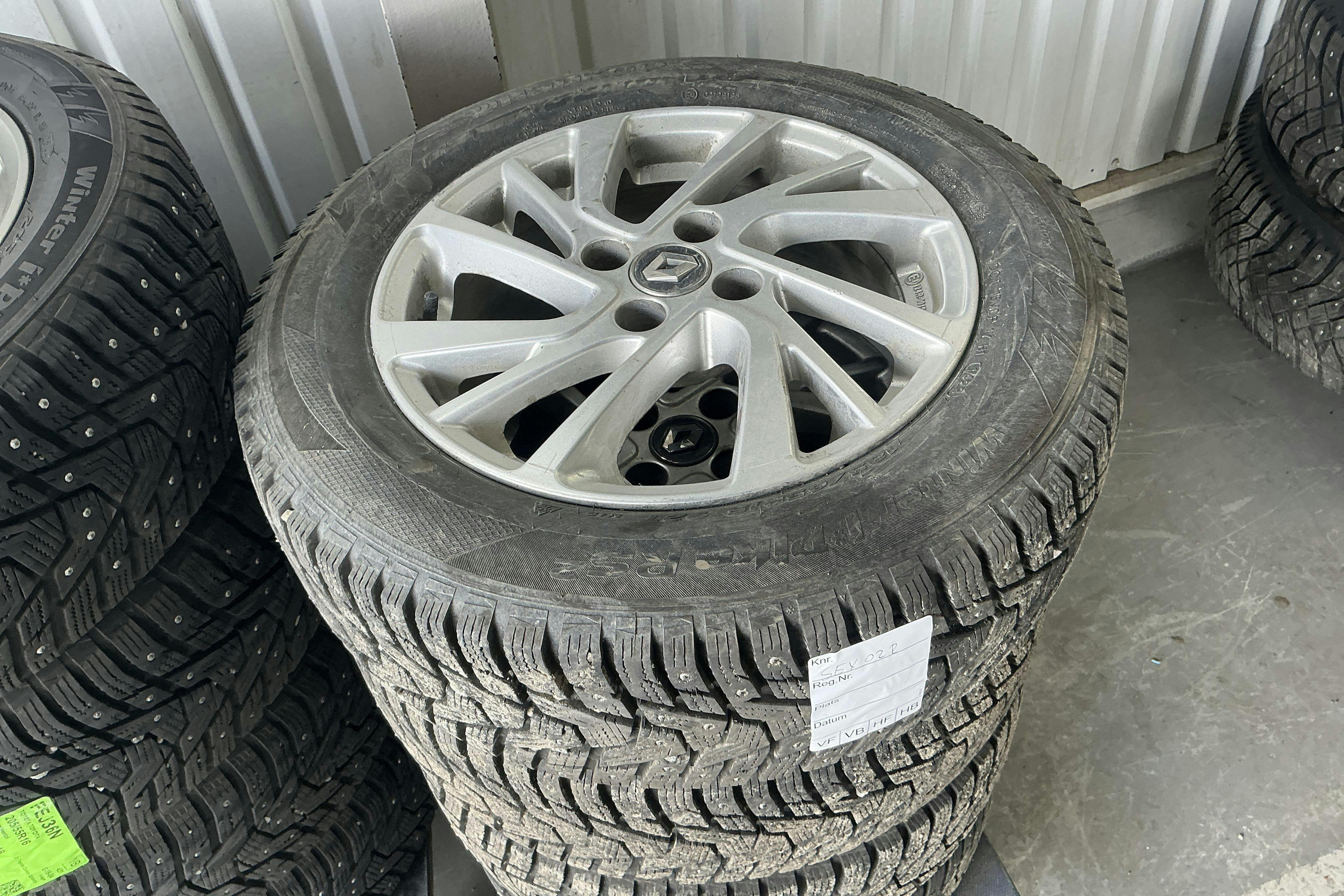 Vehicle Image 13