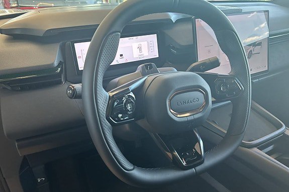 Vehicle Image 25