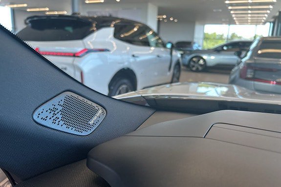 Vehicle Image 26