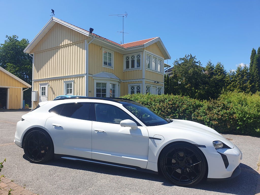 Vehicle Image 32