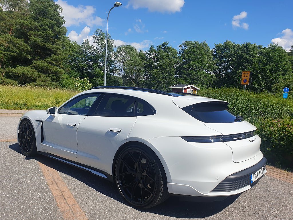 Vehicle Image 52