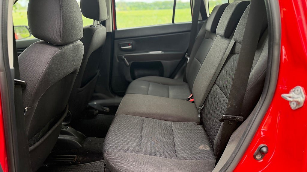 Vehicle Image 13