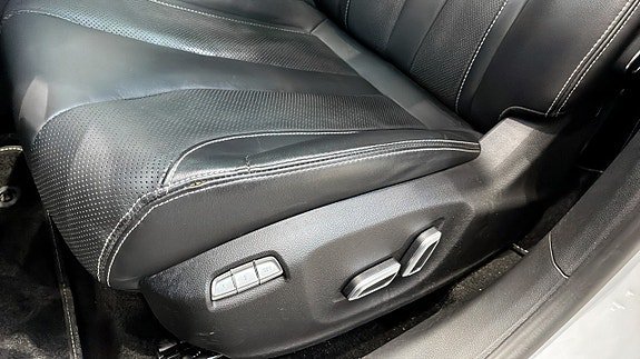 Vehicle Image 24