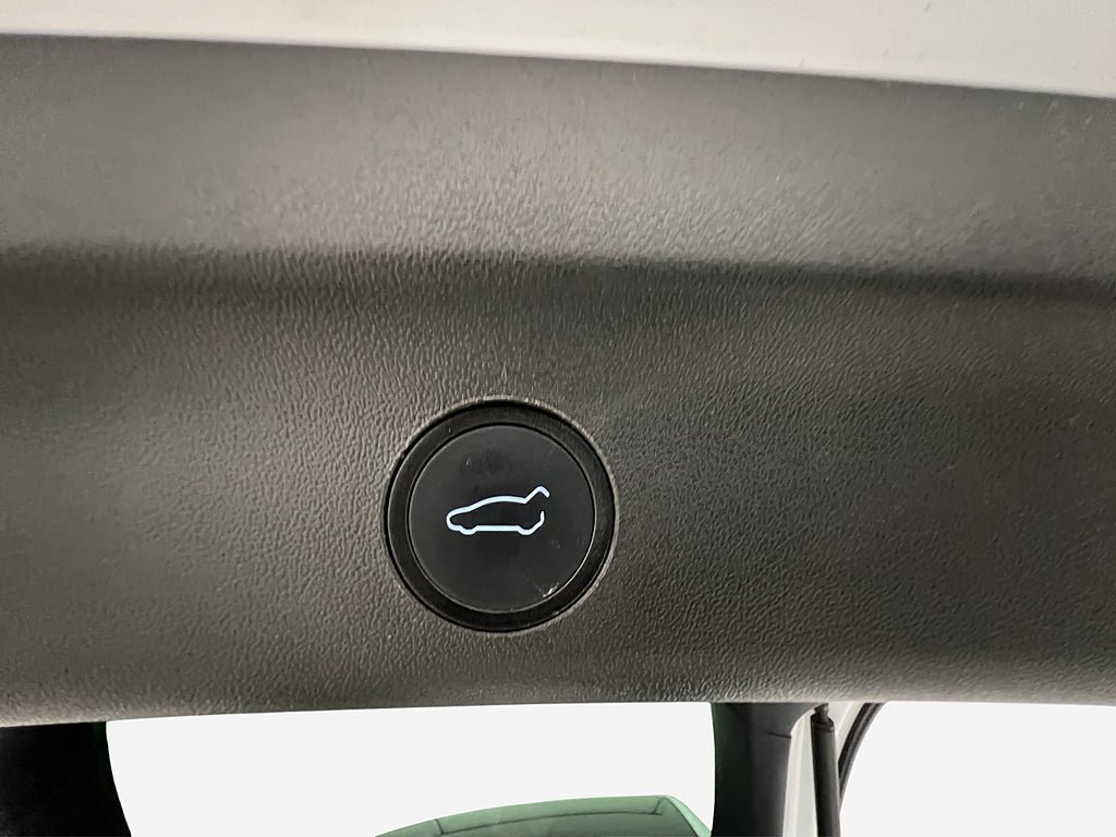 Vehicle Image 26
