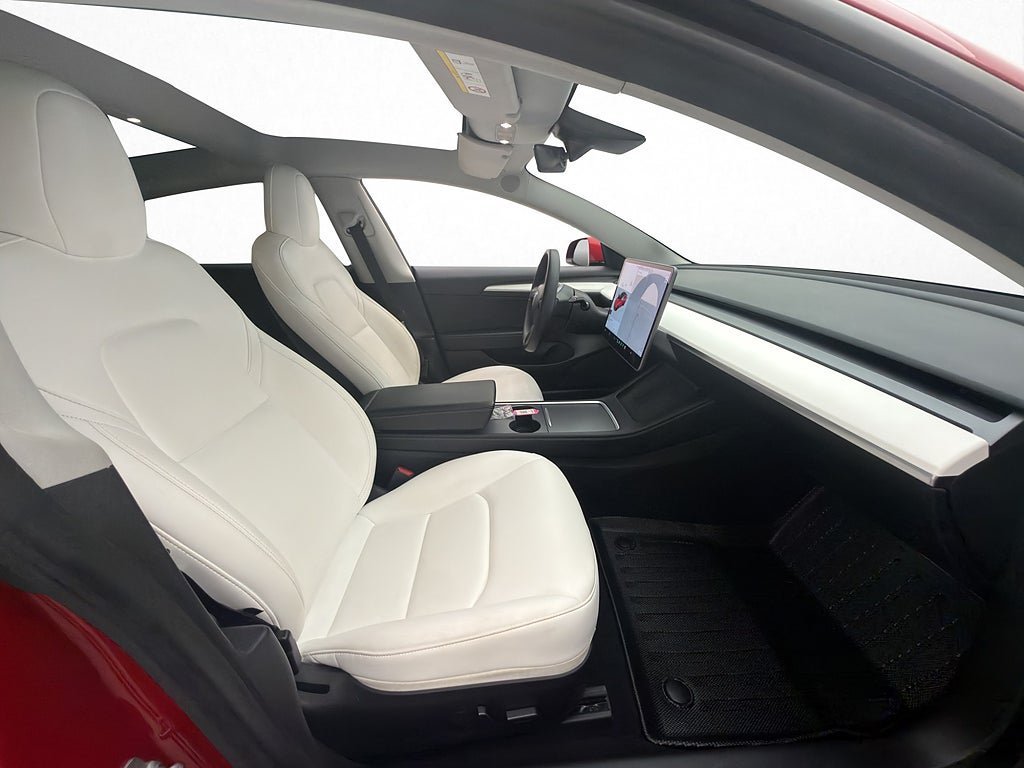 Vehicle Image 23