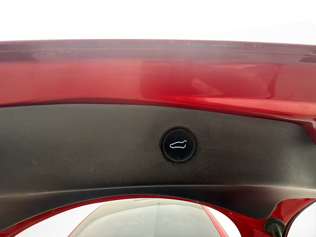 Vehicle Image 25