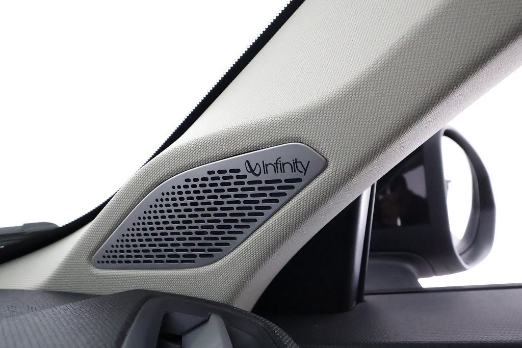 Vehicle Image 24