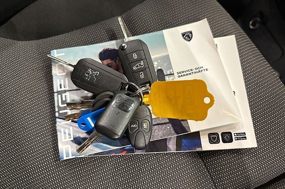 Vehicle Image 23