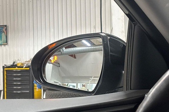 Vehicle Image 29