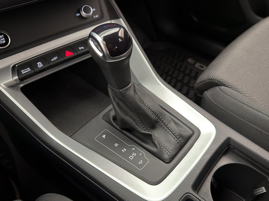 Vehicle Image 23
