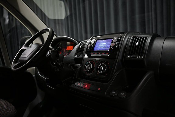 Vehicle Image 26