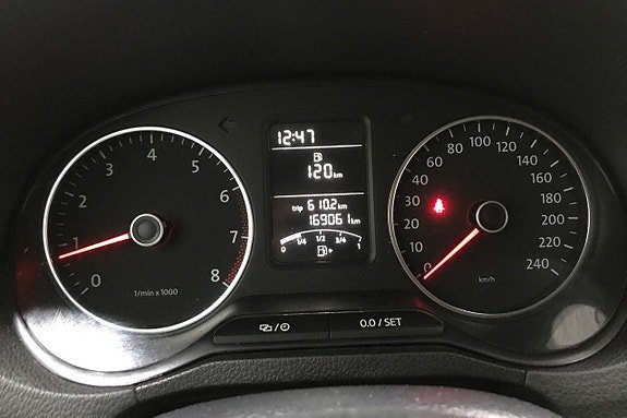 Vehicle Image 17
