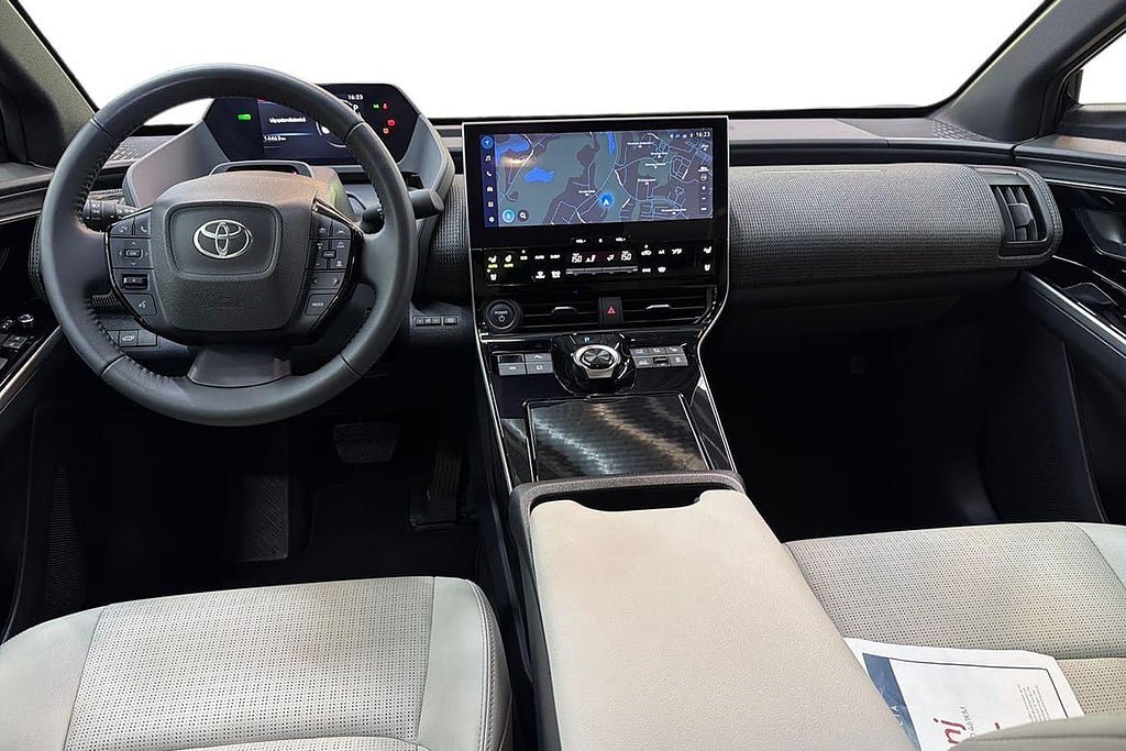 Vehicle Image 11
