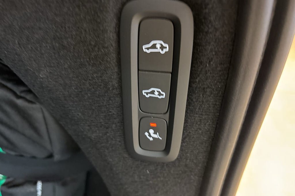 Vehicle Image 28