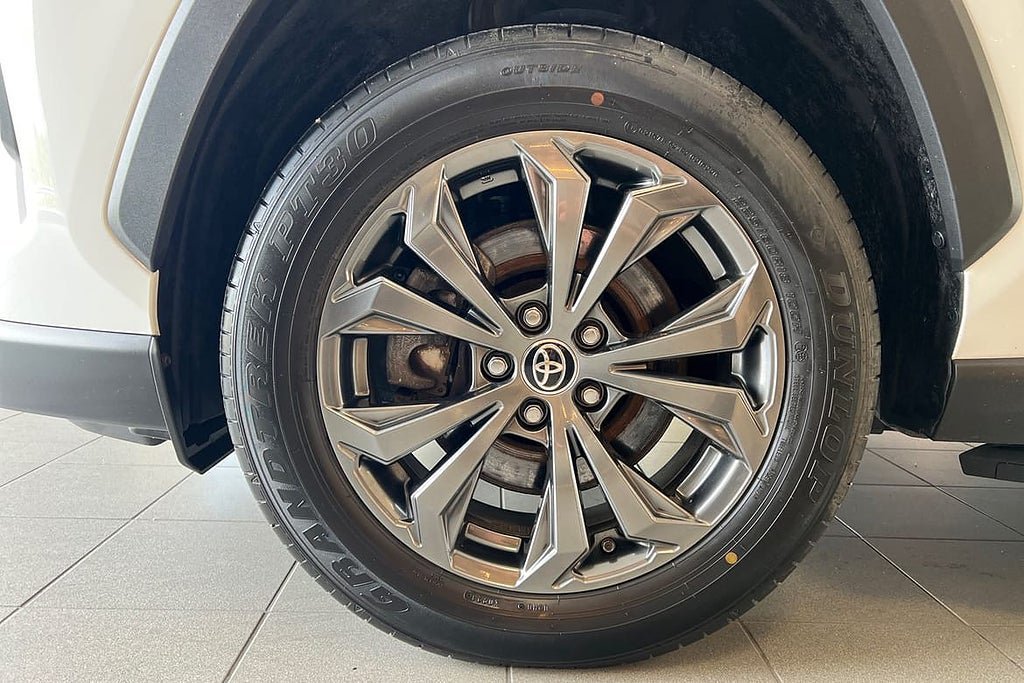 Vehicle Image 17