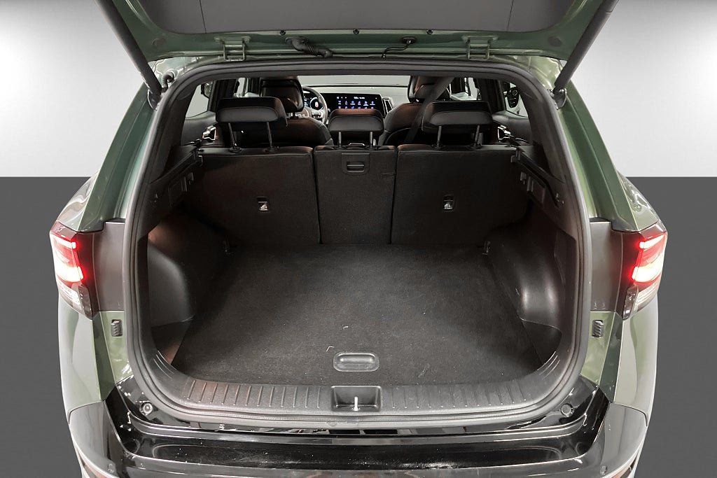Vehicle Image 16