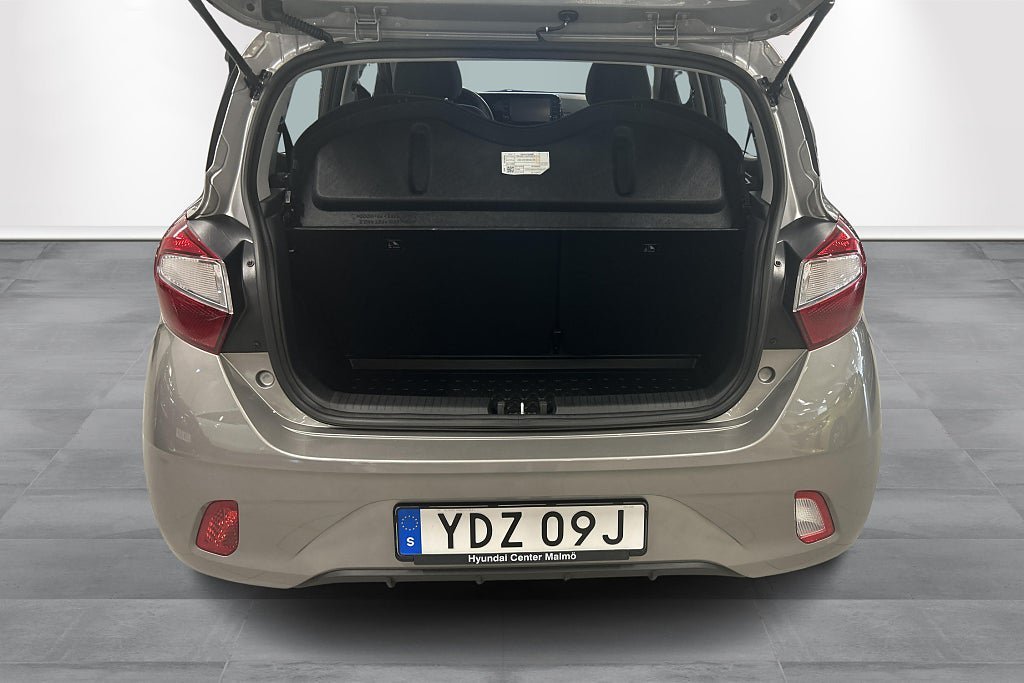 Vehicle Image 8