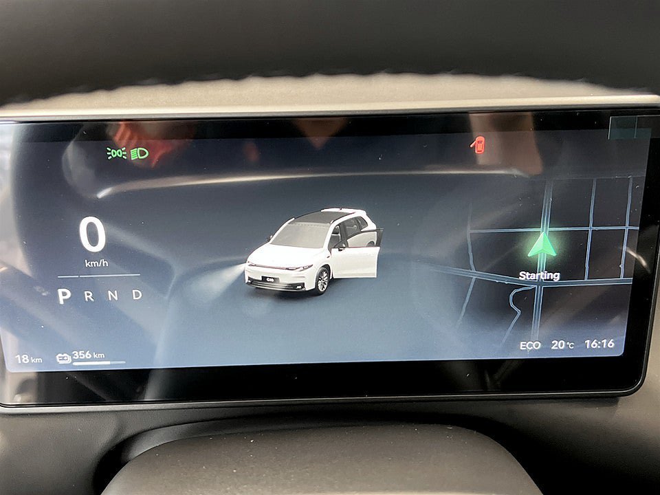 Vehicle Image 11
