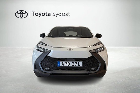 Vehicle Image 6