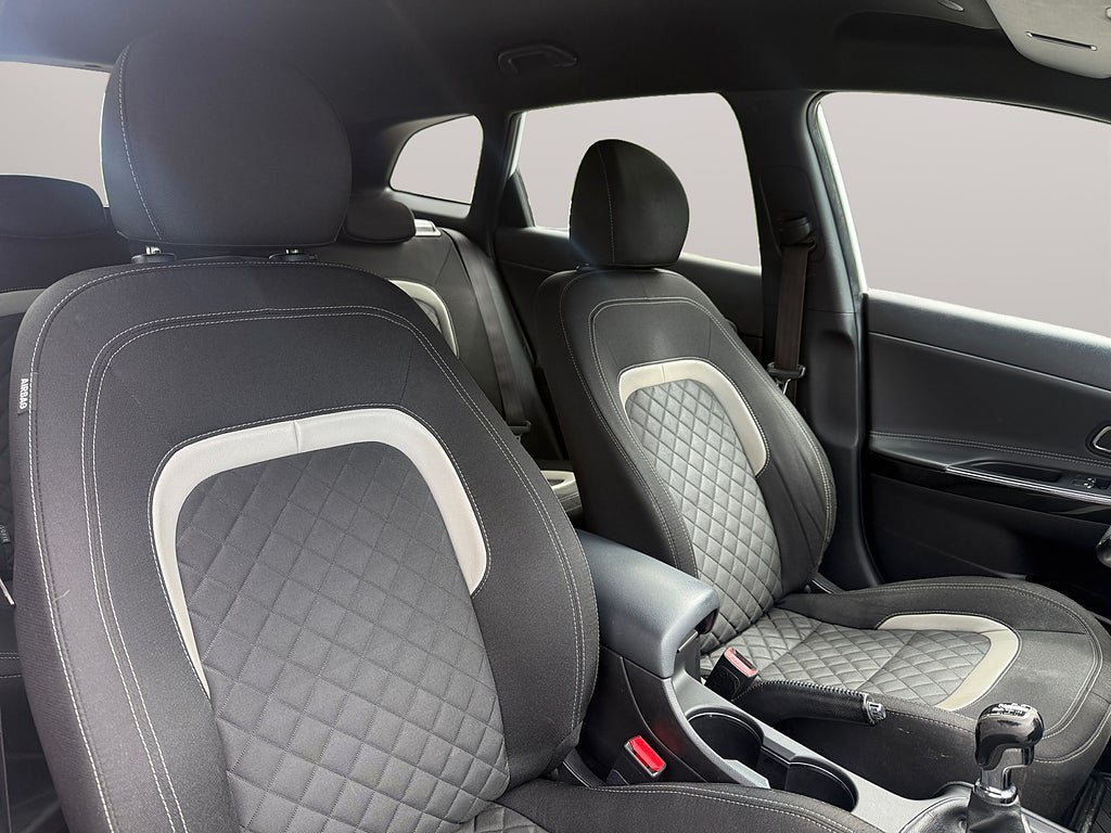 Vehicle Image 12
