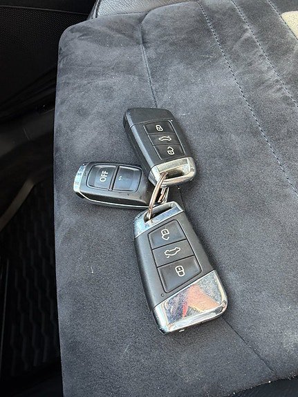 Vehicle Image 25
