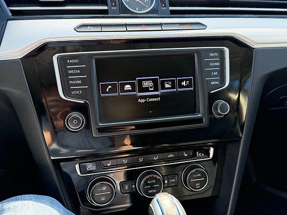 Vehicle Image 28