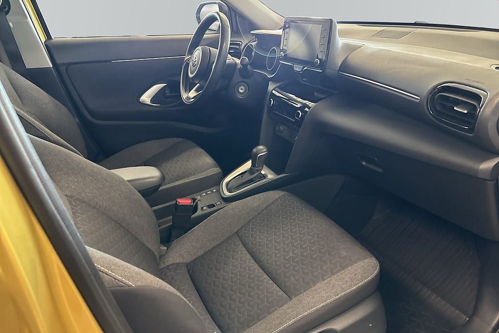 Vehicle Image 6