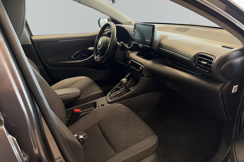 Vehicle Image 6