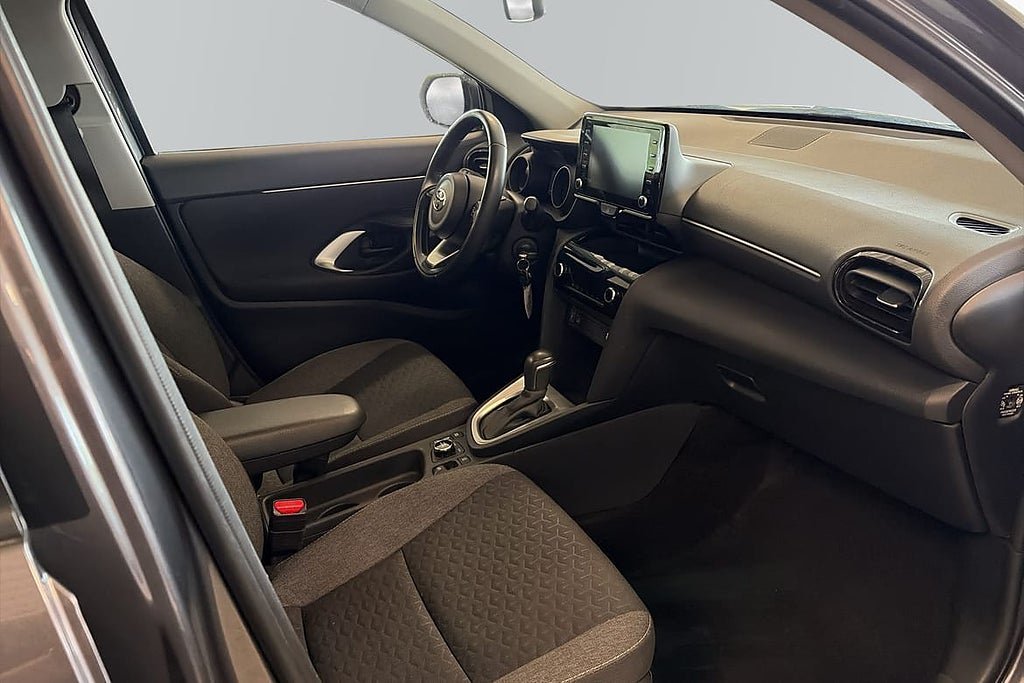 Vehicle Image 6