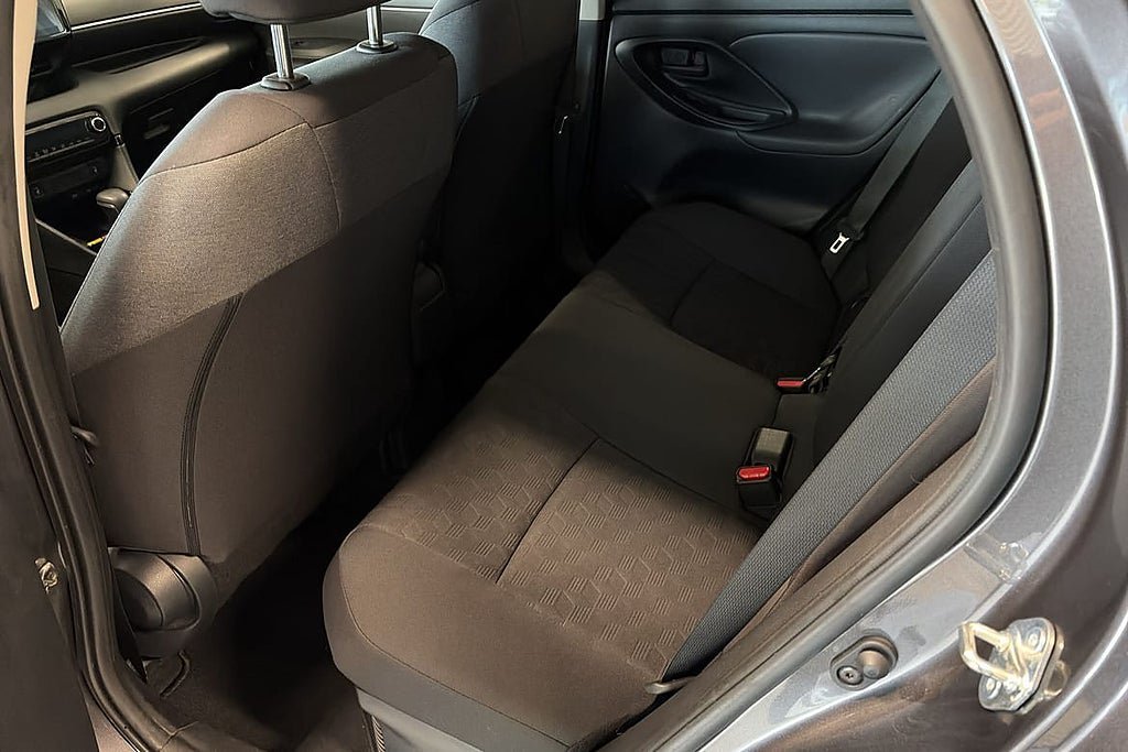 Vehicle Image 7