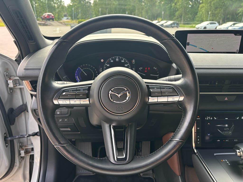 Vehicle Image 24