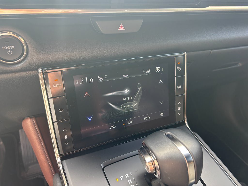 Vehicle Image 25