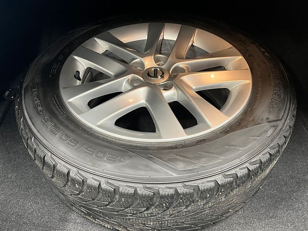 Vehicle Image 16