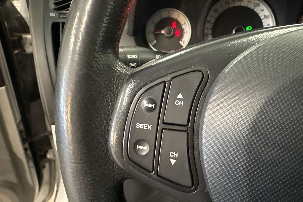 Vehicle Image 16