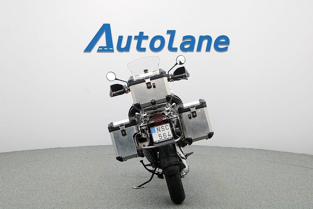 Vehicle Image 8