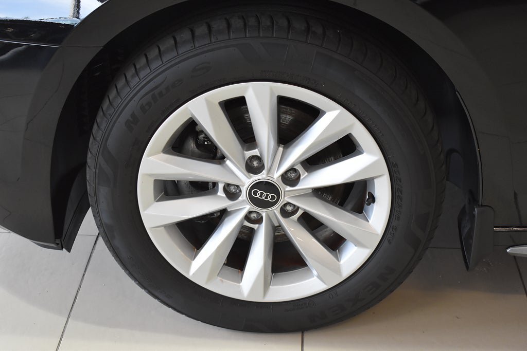 Vehicle Image 21