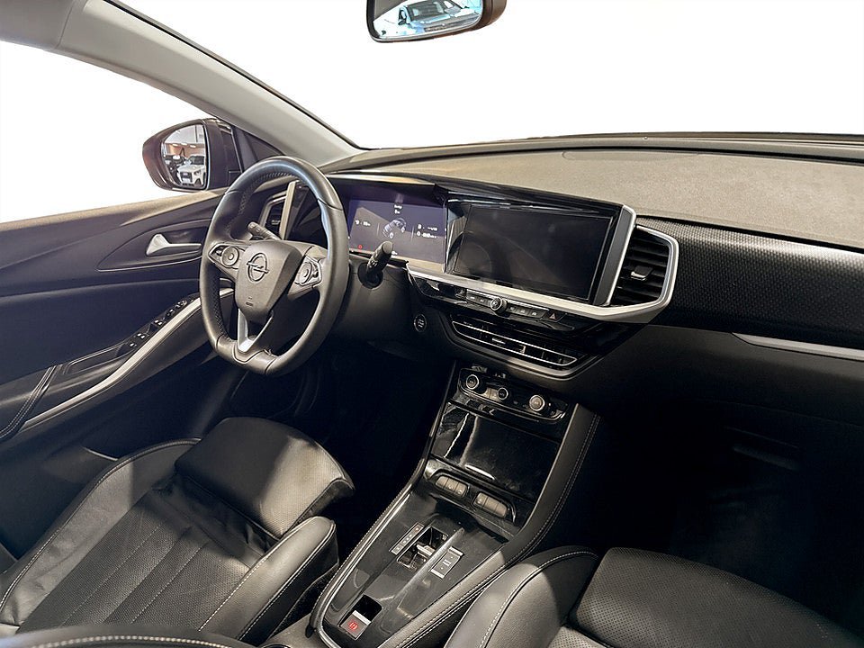 Vehicle Image 11