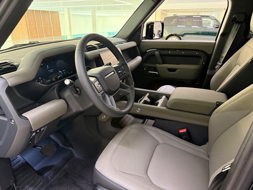 Vehicle Image 8
