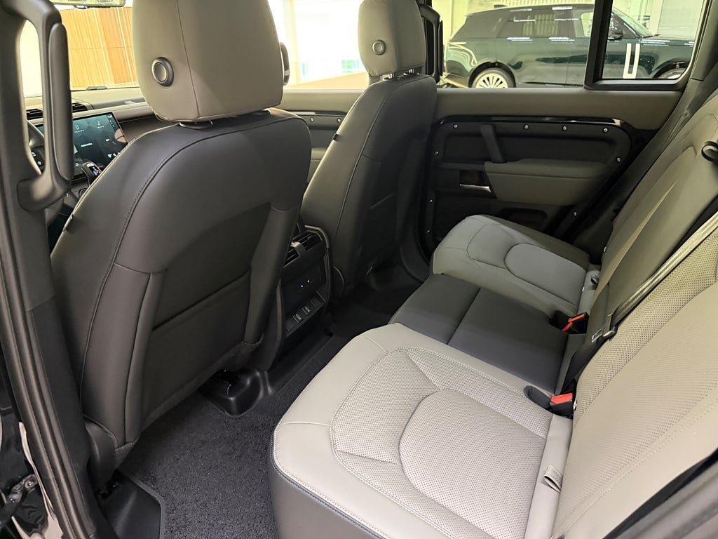 Vehicle Image 19