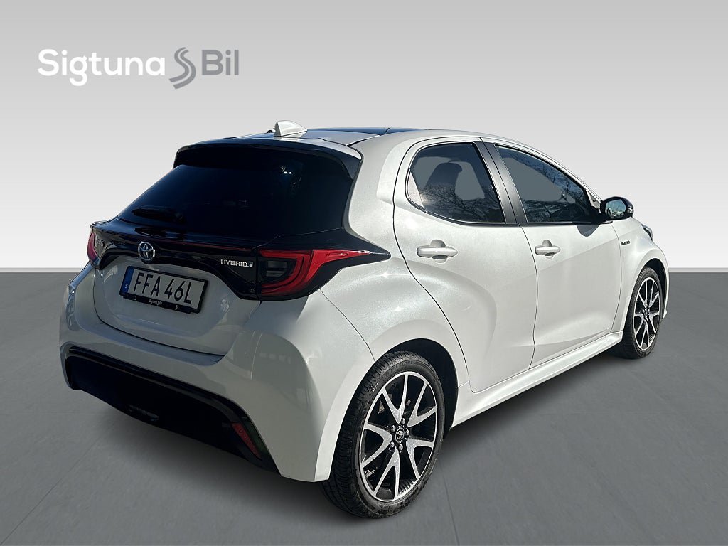 Vehicle Image 6