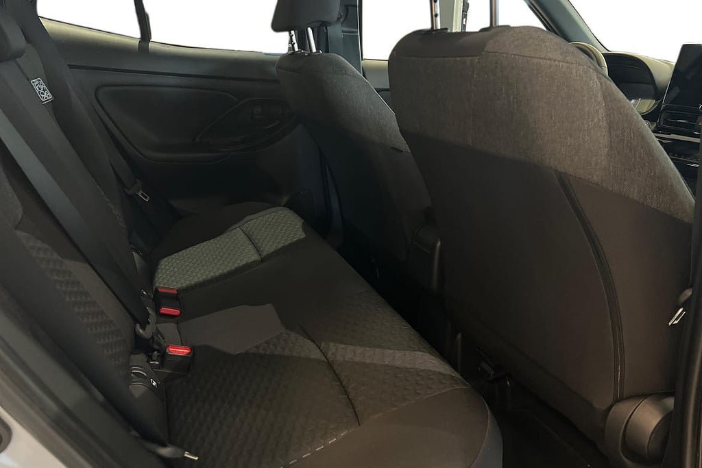 Vehicle Image 9