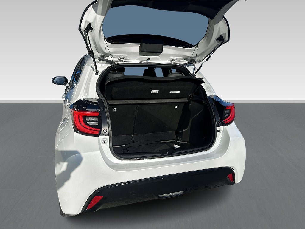 Vehicle Image 15