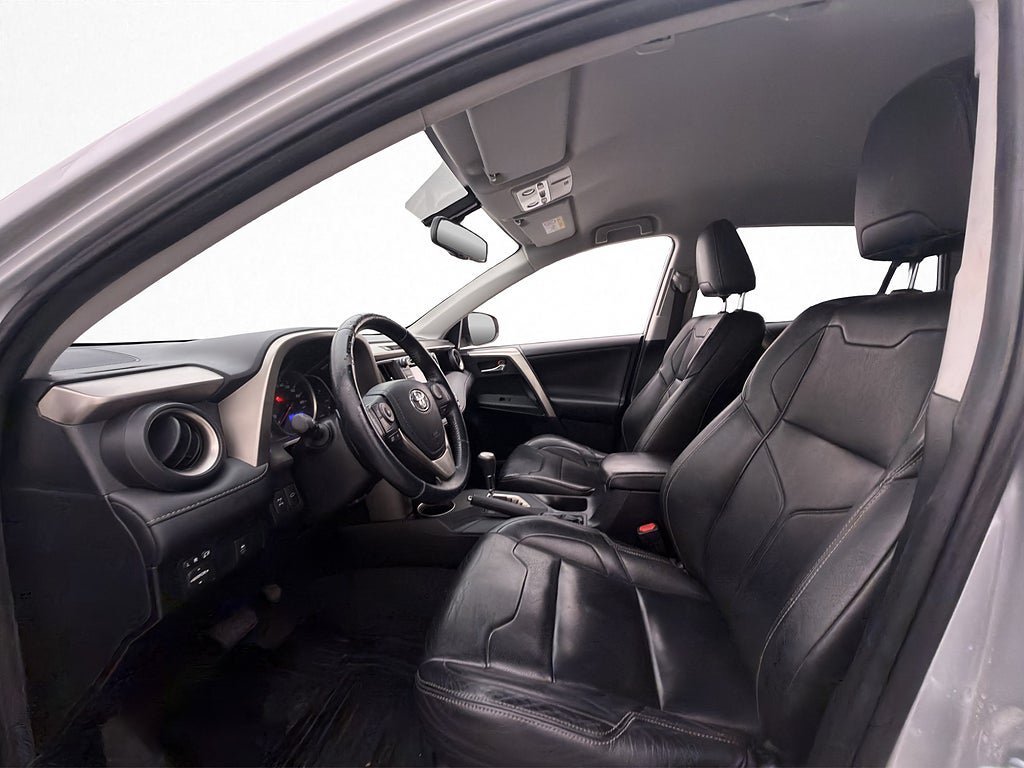 Vehicle Image 11