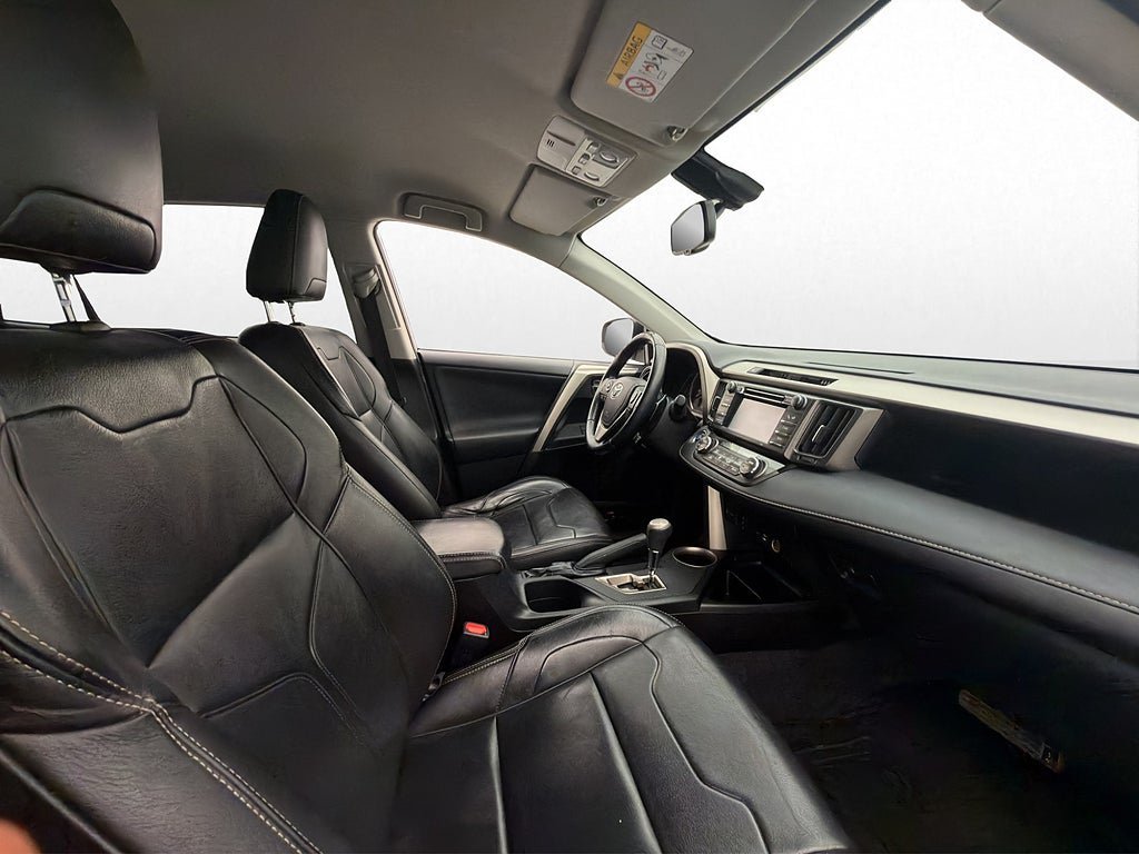 Vehicle Image 22