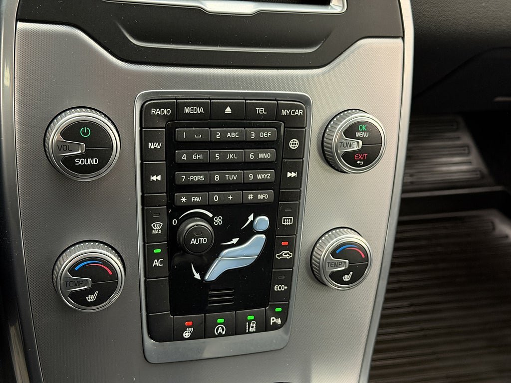 Vehicle Image 24