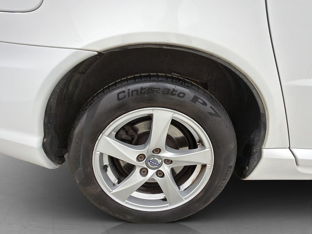 Vehicle Image 32