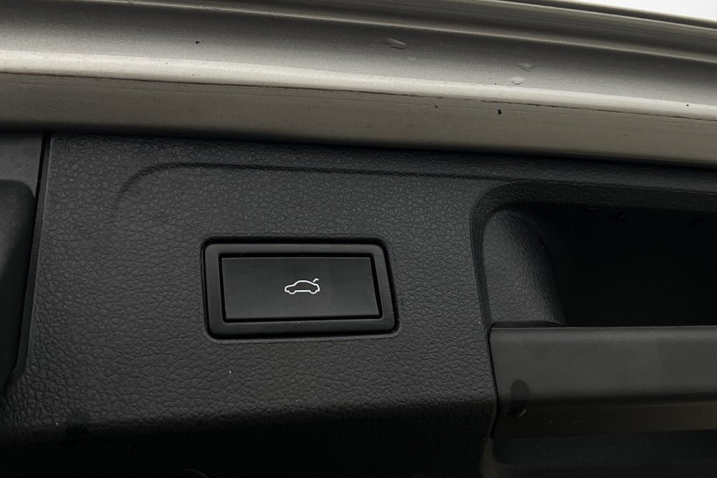 Vehicle Image 28