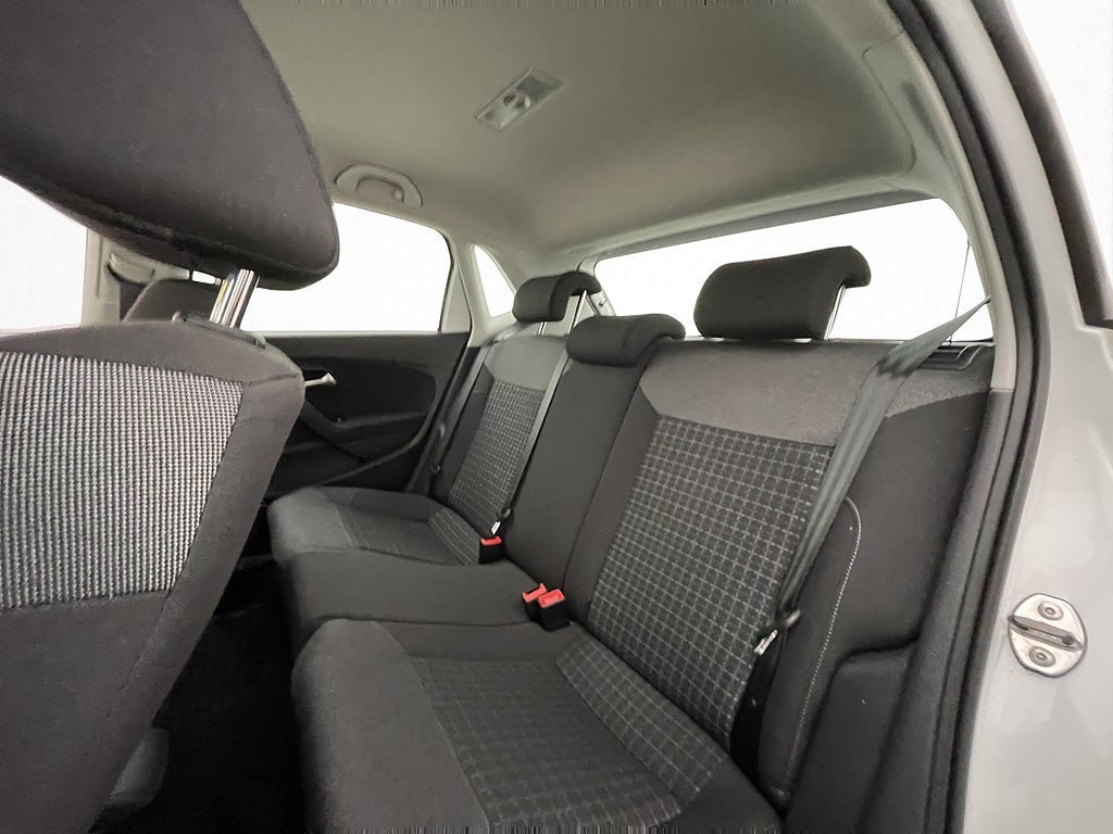 Vehicle Image 21