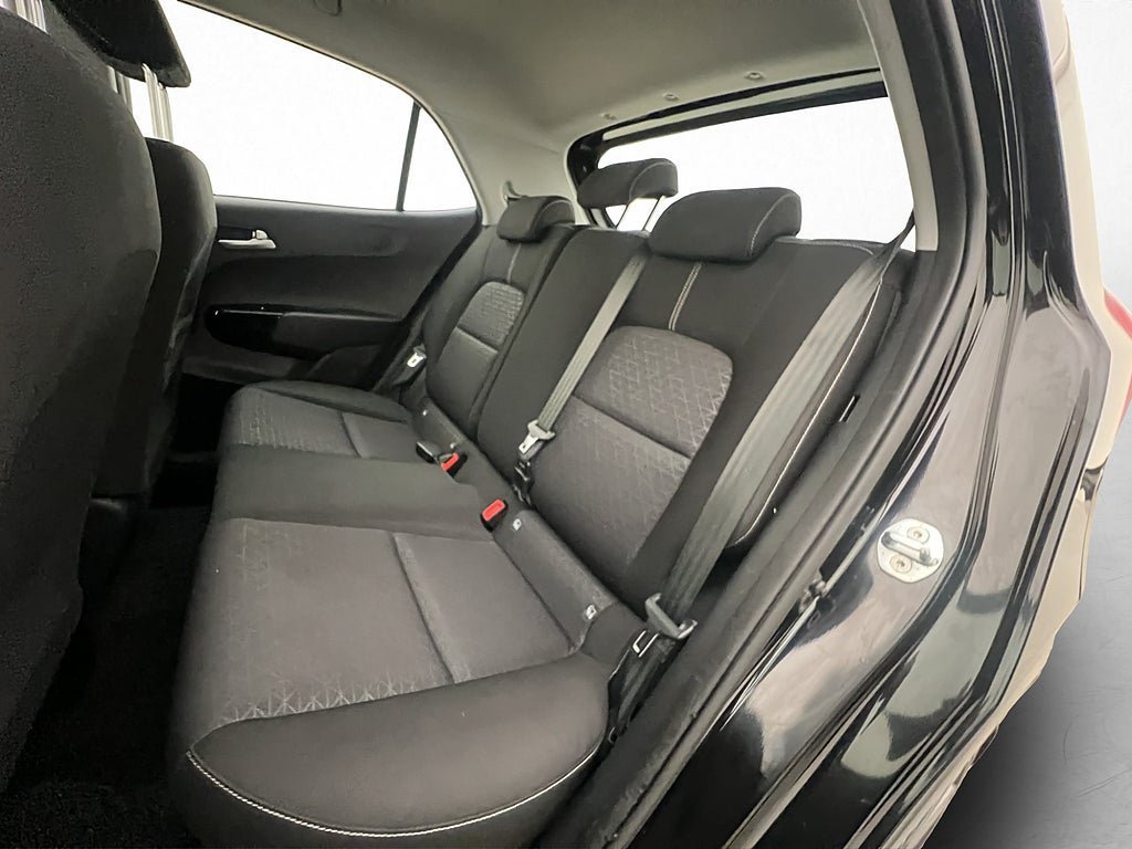 Vehicle Image 25