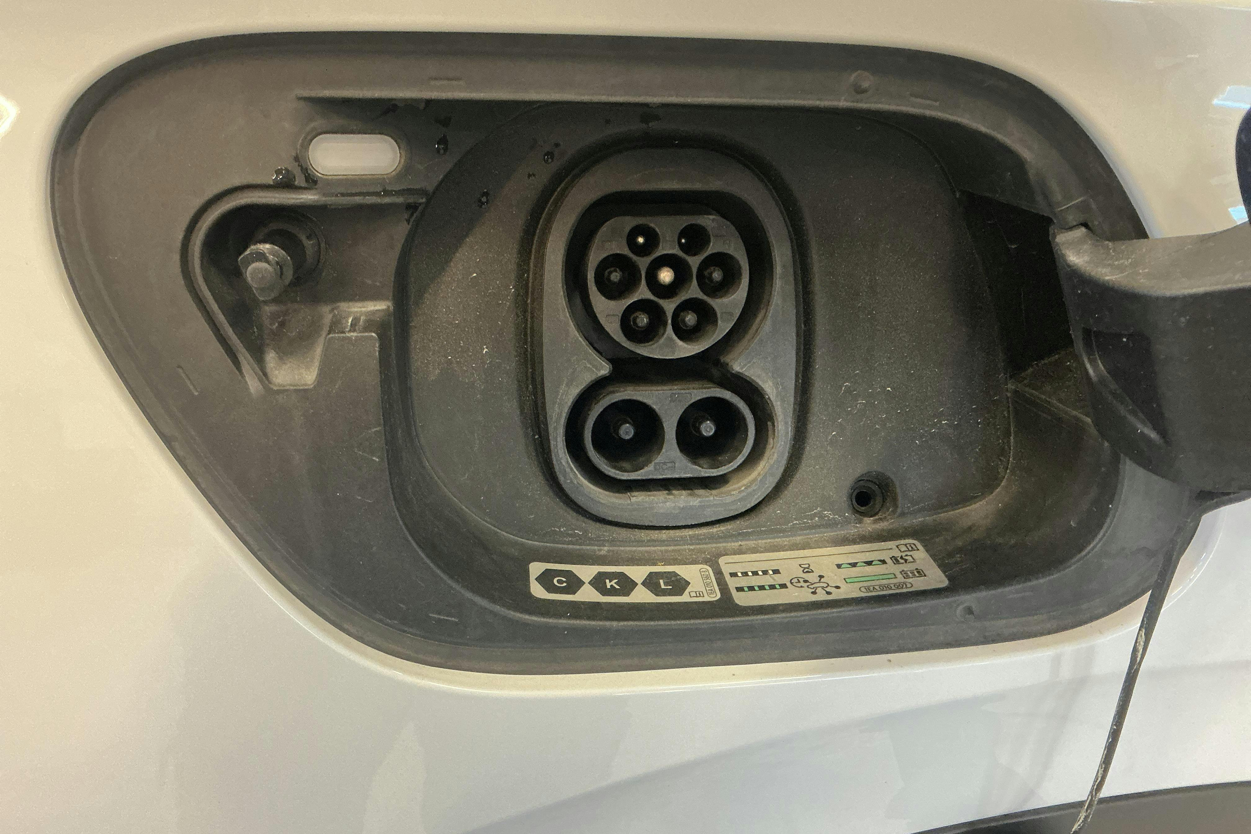 Vehicle Image 16